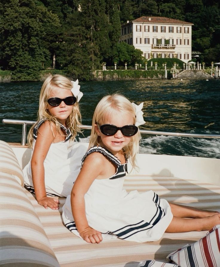 Children’s Clothes: Adorable Styles, Comfort, and Trends